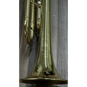 Trompete Weril ET1172 Laqueado Si Bemol com CAPA - Usado